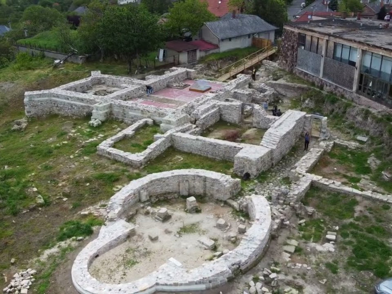 Embedded thumbnail for Aba Sámuel király rotundája és utódtemplomai részleges rekonstrukció 